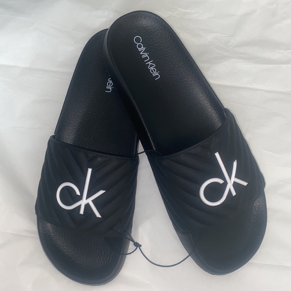 Calvin Klein Slides • Black/White
